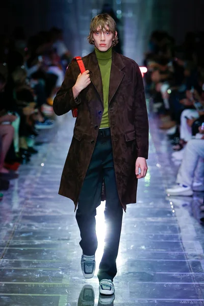Look 2